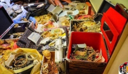 Libya phát hiện kho chứa vũ khí, tiền bạc, trang sức của IS